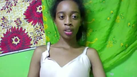 angeline221173 online show from May 7, 2026, 6:35 pm
