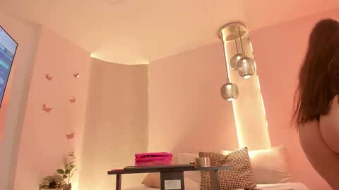 Angeline  online show from November 26, 2025, 12:39 pm