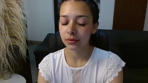 angeline_davies online show from March 3, 2025, 12:05 pm