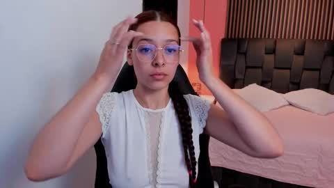 angeline_davies online show from January 14, 2026, 4:07 am