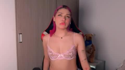 Angelinhaa  online show from December 23, 2025, 1:36 am