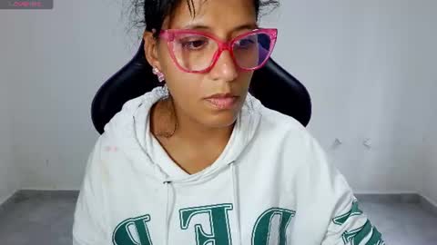 Snapshot of angelitaa_hot chatting on July 19, 2026, 8:45 pm angela online show from July 19, 2026, 8:45 pm