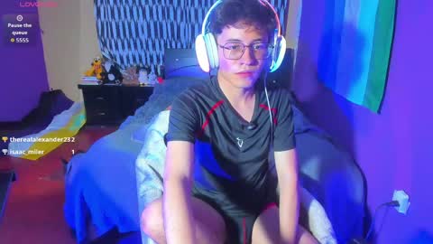 Snapshot of angelito18_twink chatting on June 8, 2026, 1:28 am Angel online show from June 8, 2026, 1:28 am
