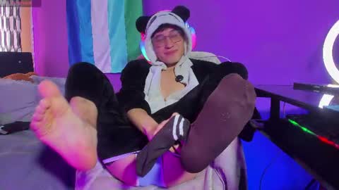 Snapshot of angelito18_twink chatting on June 10, 2026, 6:07 pm Angel online show from June 10, 2026, 6:07 pm