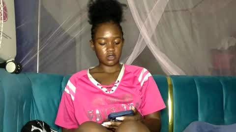 Snapshot of angelkyla chatting on November 21, 2025, 8:35 am angelkyla online show from November 21, 2025, 8:35 am