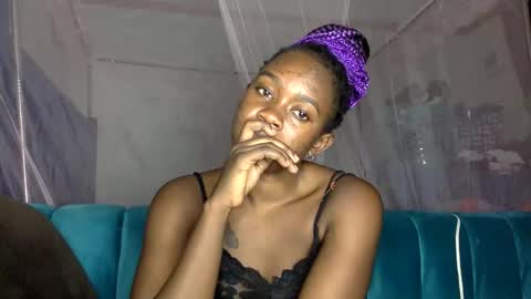 Snapshot of angelkyla chatting on December 2, 2025, 4:40 am angelkyla online show from December 2, 2025, 4:40 am