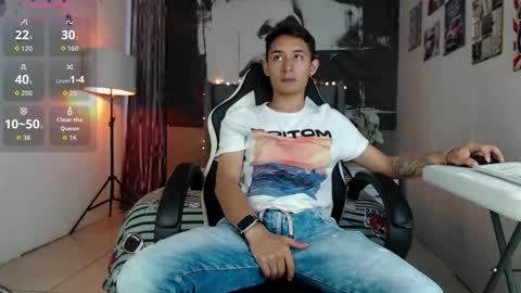 Snapshot of angell01_ chatting on November 21, 2025, 8:18 pm Angel online show from November 21, 2025, 8:18 pm