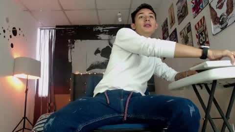 Snapshot of angell01_ chatting on November 22, 2025, 7:46 pm Angel online show from November 22, 2025, 7:46 pm