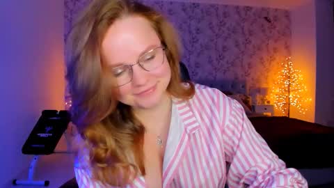 angellarud online show from February 26, 2026, 7:35 pm