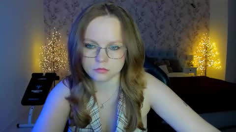 angellarud online show from March 3, 2026, 7:53 pm