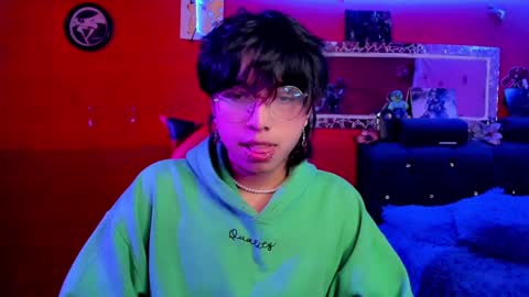 Snapshot of angellonfire chatting on December 11, 2024, 7:09 am Angel  online show from December 11, 2024, 7:09 am