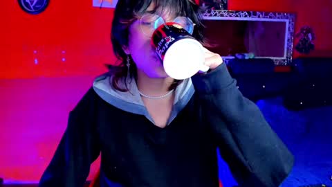 Snapshot of angellonfire chatting on February 4, 2025, 8:24 am Angel  online show from February 4, 2025, 8:24 am