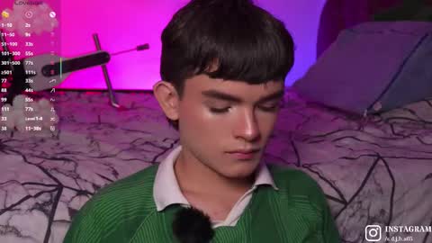 Angelo I work from home this is my room  online show from October 19, 2025, 5:41 am