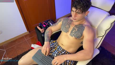 Angelo Ferro online show from December 25, 2024, 2:14 am