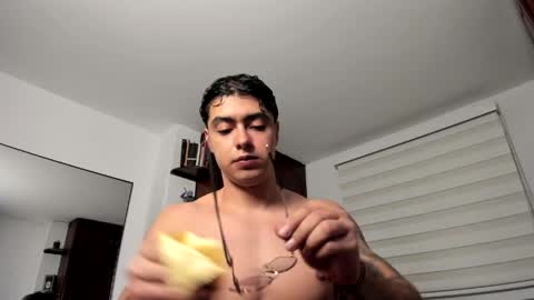 Snapshot of angelovfitnessxv chatting on May 25, 2026, 4:18 am angelov online show from May 25, 2026, 4:18 am