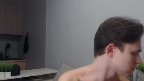 Angel online show from December 21, 2025, 2:35 pm