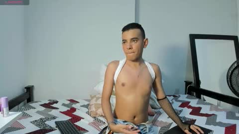 Snapshot of angels_doll chatting on October 29, 2025, 2:36 am angels_doll online show from October 29, 2025, 2:36 am