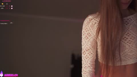 Nikki online show from November 23, 2025, 1:44 pm