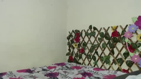 angelsexhotlatin online show from April 25, 2026, 4:48 pm