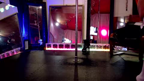 Madison Marie online show from November 30, 2025, 9:02 am