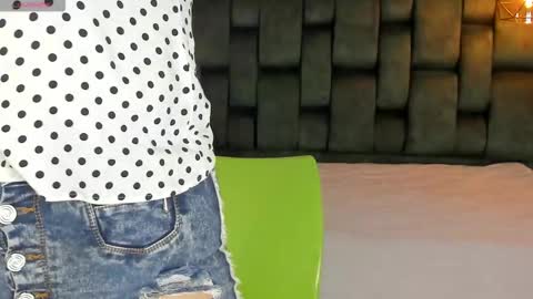 ANGIE online show from October 10, 2025, 2:05 pm