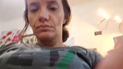 angelvanderpool71 online show from September 17, 2025, 7:59 pm