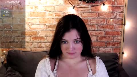 Snapshot of angely_lilly chatting on November 26, 2025, 8:37 am Lilly online show from November 26, 2025, 8:37 am