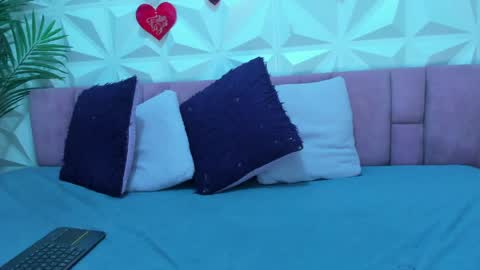 anggie online show from April 1, 2026, 1:52 pm