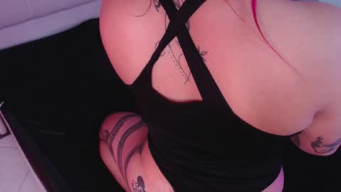 Snapshot of angie99_gh chatting on January 5, 2025, 9:59 am Angie online show from January 5, 2025, 9:59 am