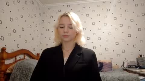 Sofa online show from December 5, 2025, 2:14 pm