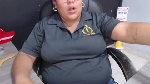 Snapshot of angy_ro12 chatting on June 10, 2026, 8:52 pm angy online show from June 10, 2026, 8:52 pm