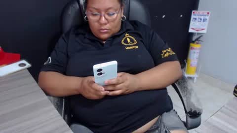 Snapshot of angy_ro12 chatting on July 13, 2026, 8:55 pm angy online show from July 13, 2026, 8:55 pm