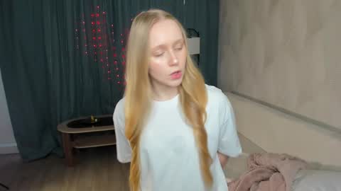 Violet online show from April 18, 2026, 6:06 am