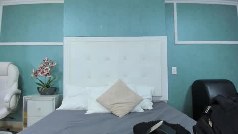 Ania online show from November 15, 2025, 9:11 pm