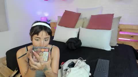 Anie Monday to Saturday from 200 pm to 810pm  UTC-5 Colombia Time online show from October 18, 2025, 7:58 pm