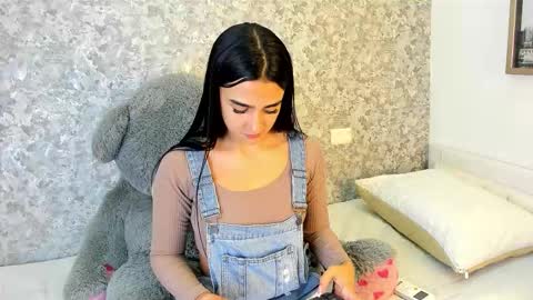 anika_h online show from February 2, 2026, 12:15 pm