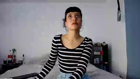 Snapshot of anika_lowen chatting on February 19, 2025, 8:41 pm Anika And Lowen Your Thumbs Up Are Super Important For Us  online show from February 19, 2025, 8:41 pm