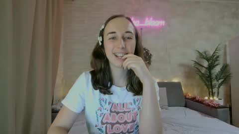 anikabloom online show from January 6, 2025, 5:41 am