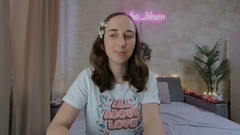 anikabloom online show from January 6, 2025, 8:46 am