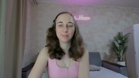 anikabloom online show from February 6, 2025, 11:58 pm