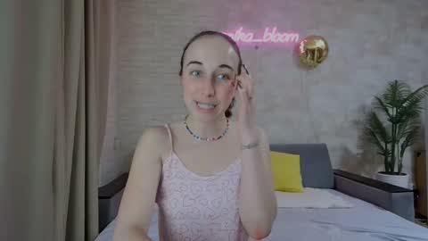 anikabloom online show from February 20, 2025, 11:10 pm