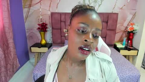 anisha_zambrano online show from January 14, 2026, 2:12 pm