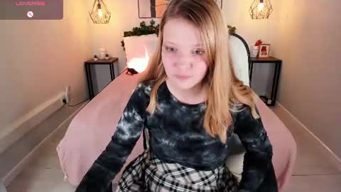 Snapshot of anita_marcelle chatting on June 23, 2026, 7:28 am Anita online show from June 23, 2026, 7:28 am