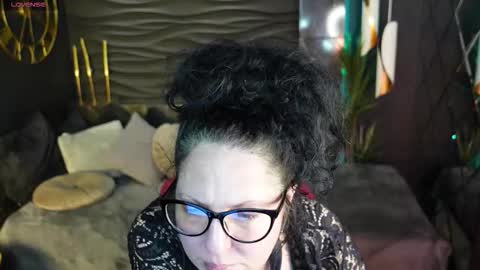 Anita online show from November 9, 2025, 9:13 pm