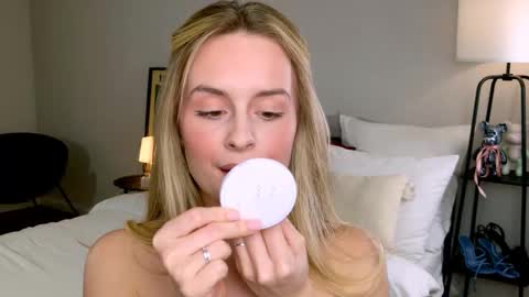 Anita online show from November 12, 2025, 1:55 pm