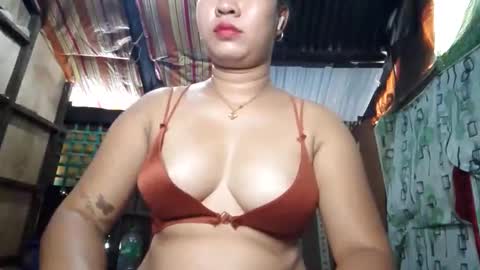 anivia15 online show from April 19, 2026, 1:05 am