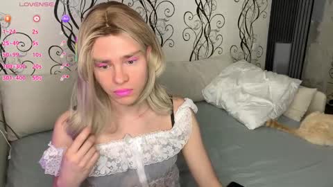 anjalin_sososok online show from April 21, 2026, 2:48 am