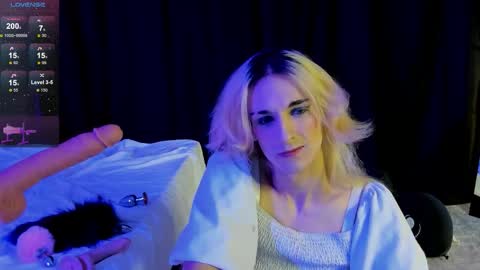 Angel online show from November 5, 2025, 7:03 pm