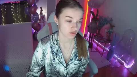 ann_woood online show from March 23, 2026, 7:01 am