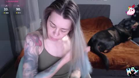 Anadirectgirl online show from January 5, 2025, 12:53 pm